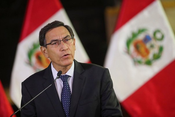 Presidente de Perú anunció la disolución del Congreso perú