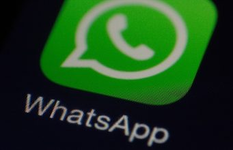 Compartir información en grupos de WhatsApp de padres del colegio te puede llevar a prisión Mujer -condenada- a -un -año -de -cárcel -por -compartir -por -WhatsApp -una -conversación -entre -su -marido -y -sus- hijos-diario-juridico