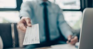 Otorgan - indemnización -adicional -a -una -empleada-por -despedirla -para -no -reconocer- su -estabilidad- laboral-diario-juridico