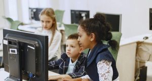 Colombia – Entornos digitales sanos para los menores de edad