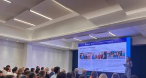 Las empresas españolas continúan avanzando en salud laboral, pero el absentismo sigue marcando el paso.