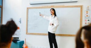 Chile - ¿Solución a las horas no lectivas de los docentes