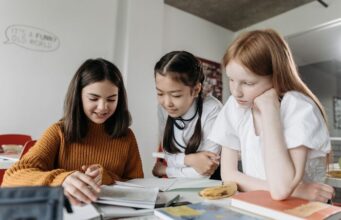 Colombia – Escuelas deben ser espacios seguros para víctimas de violencia sexual
